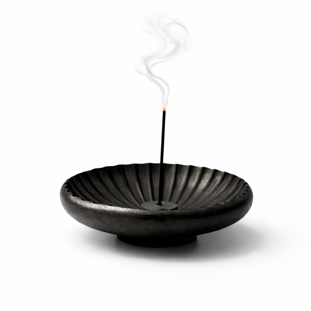 菊割香皿 黒茶