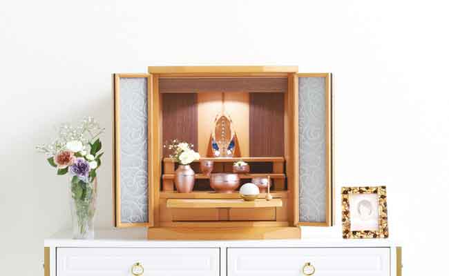 不動明王 総柘植製上彫彩色入